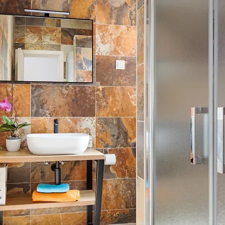 빌라 Nur For 10 People Near With 45 M2 Private Pool & Jacuzzi Only 2 Km From *