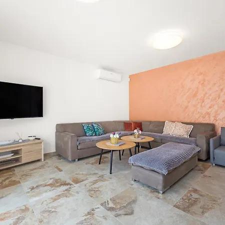 빌라 Nur For 10 People Near With 45 M2 Private Pool & Jacuzzi Only 2 Km From *